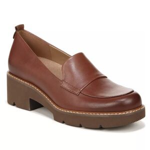 NIB. NATURALIZER Darry Lug Sole Loafers 7M Terracotta